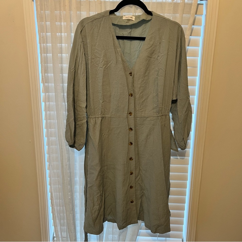 Calvin Clein mint midi flowy dress with its own tie